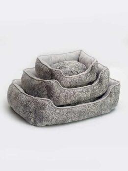 Soft and comfortable printed pet nest can be disassembled and washed106-33017 www.gmtpet.com